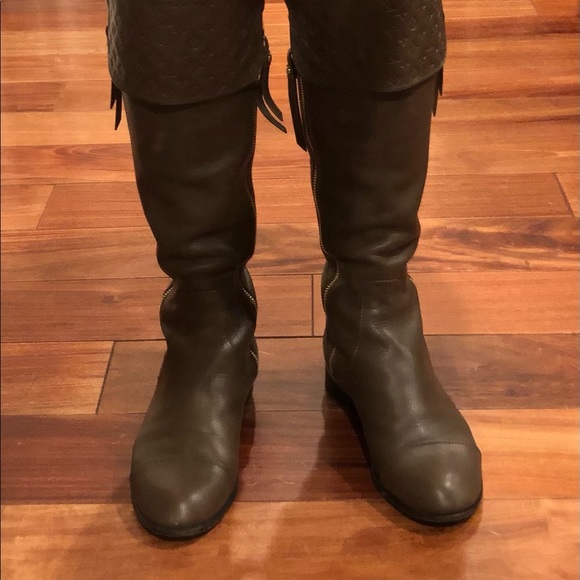 Louis Vuitton boots - Picture 2 of 4